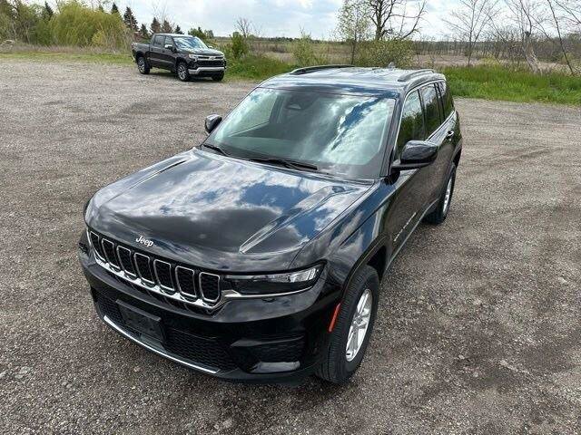 Used 2023 Jeep Grand Cherokee Laredo AWD/4WD image 10