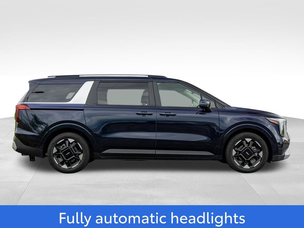 Used 2025 Kia Carnival EX FWD image 8