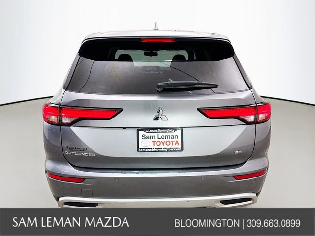 Used 2024 Mitsubishi Outlander SE Black Edition image 11