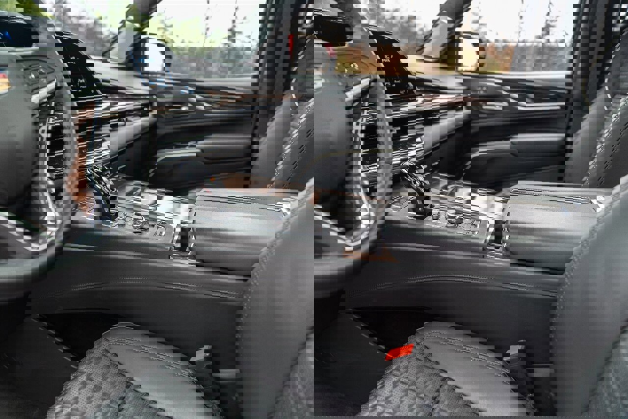 Used 2023 Cadillac Escalade Premium Luxury Platinum image 96