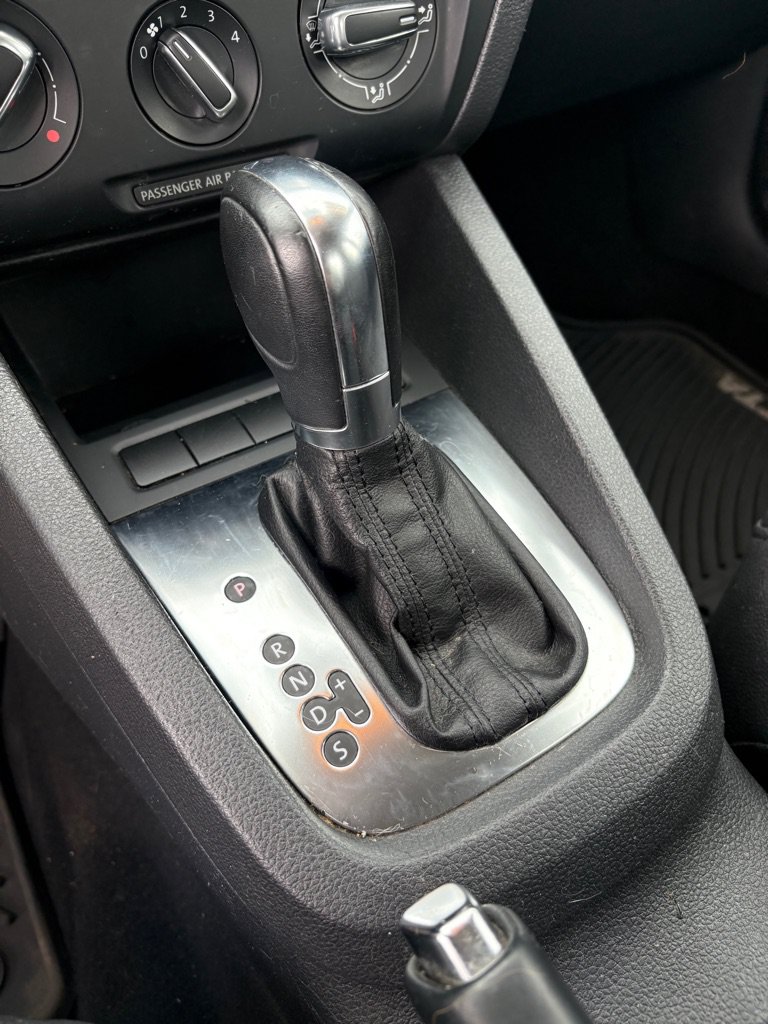 Used 2012 Volkswagen Jetta SE FWD image 17