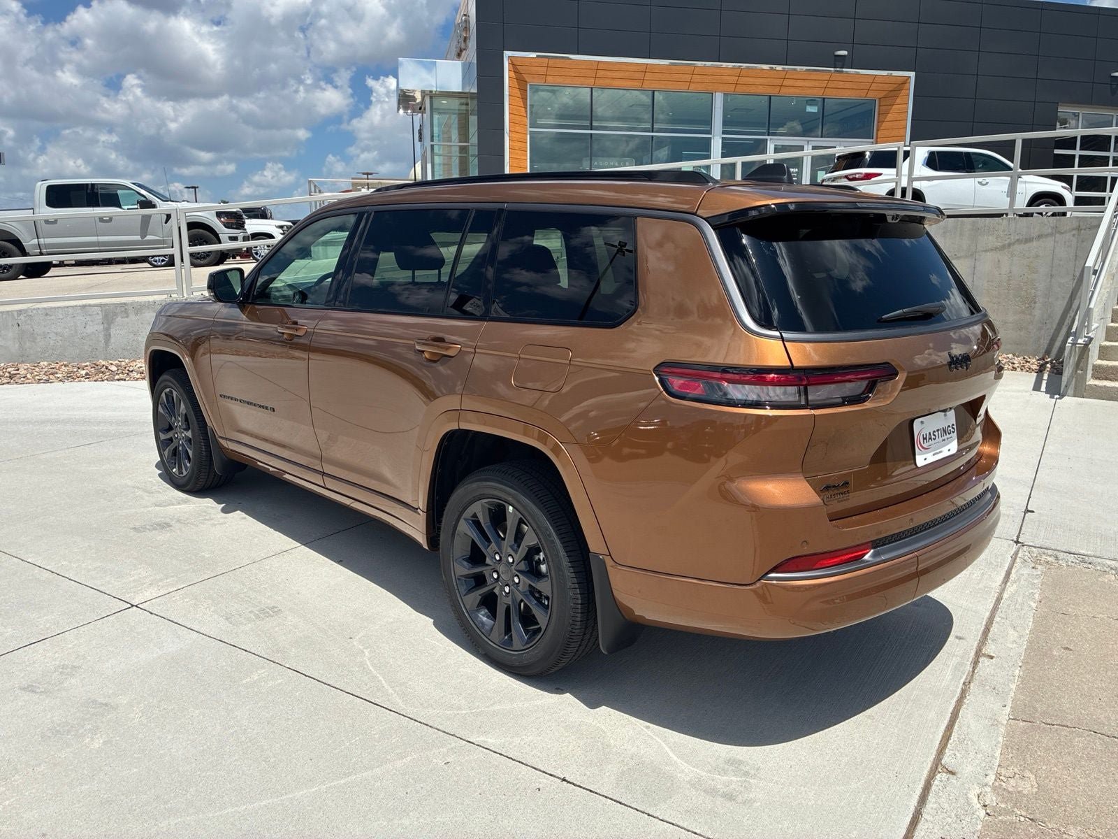New 2026 Jeep Grand Cherokee L Limited AWD/4WD image 3