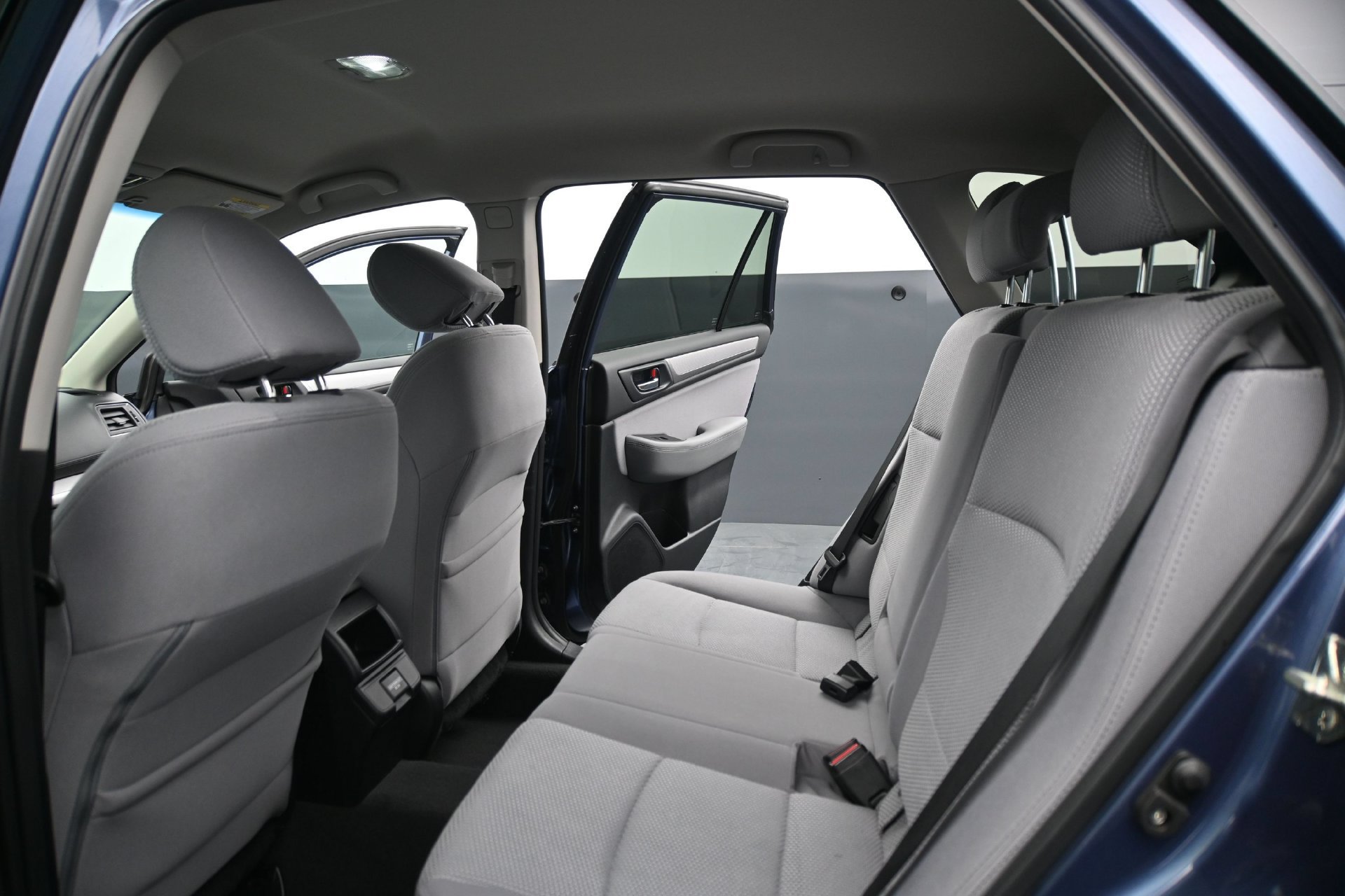 Used 2018 Subaru Outback 2.5i Premium AWD/4WD image 17