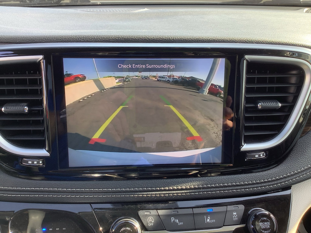 Used 2023 Chrysler Pacifica Limited FWD image 19