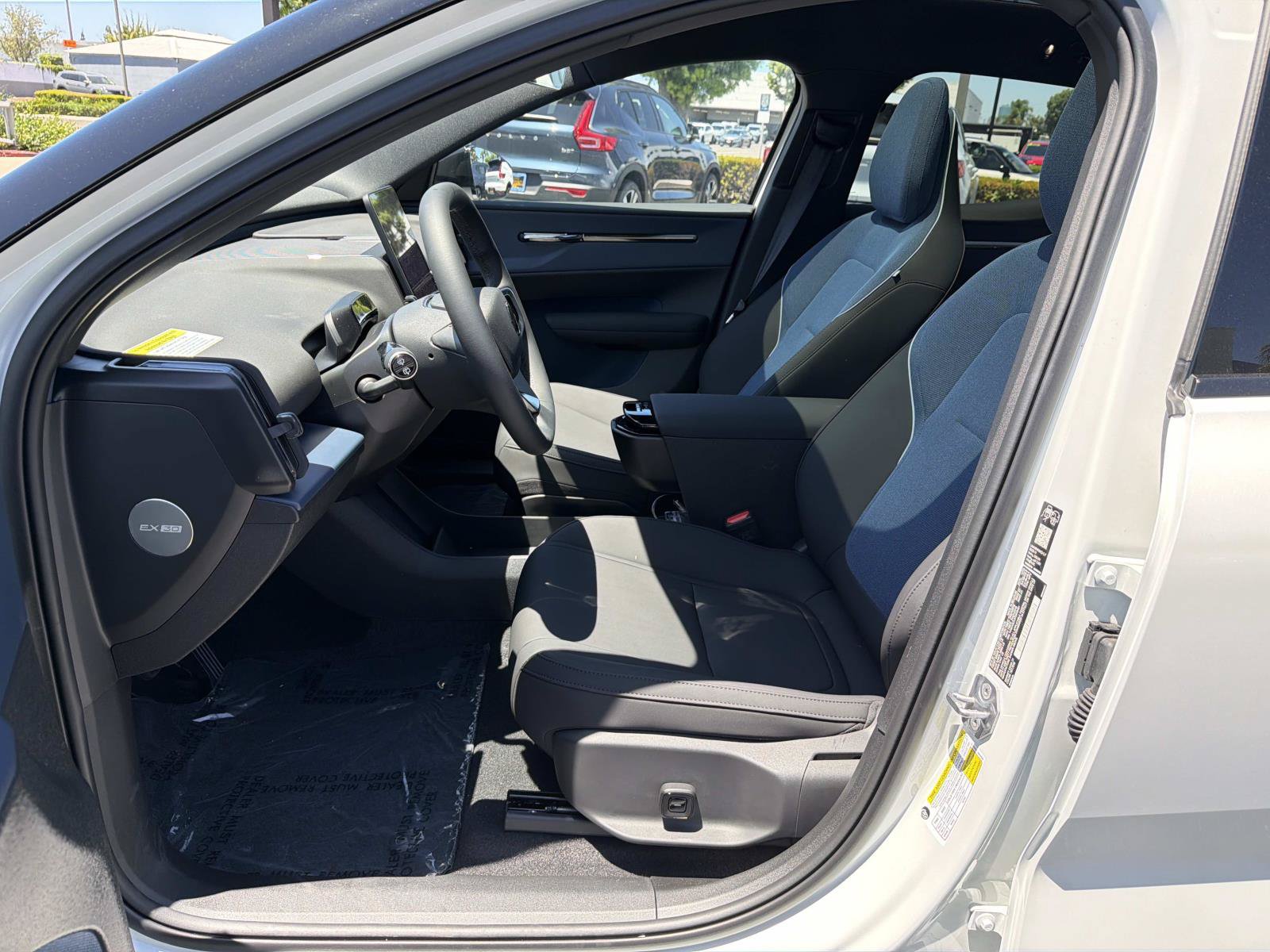 New 2026 Volvo EX30 Ultra w/ Protection Package Premier AWD/4WD image 13