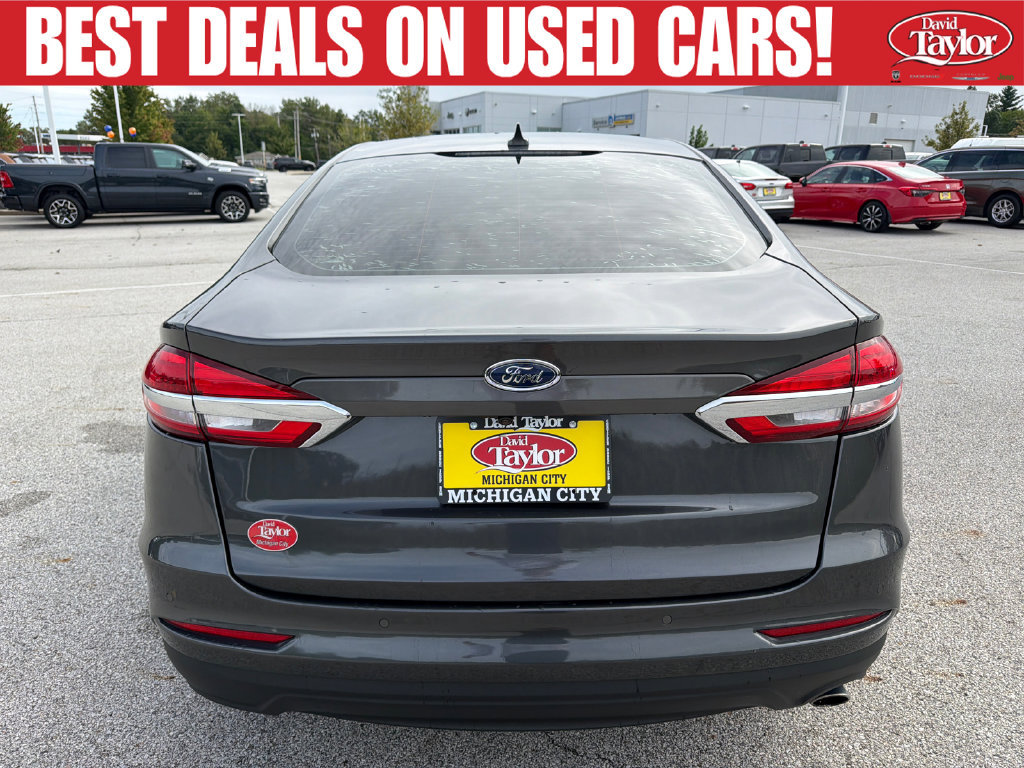 Used 2019 Ford Fusion SE FWD image 4