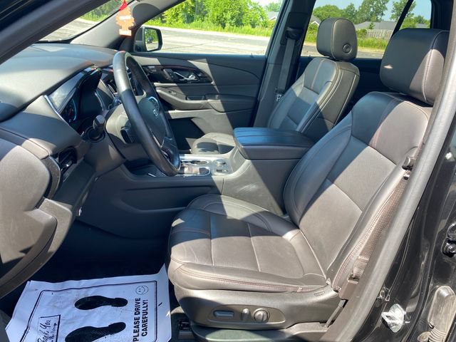 Used 2023 Chevrolet Traverse RS AWD/4WD image 17