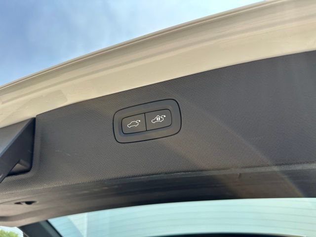Certified 2023 Volvo XC90 B6 Core w/ Climate Package AWD/4WD image 36
