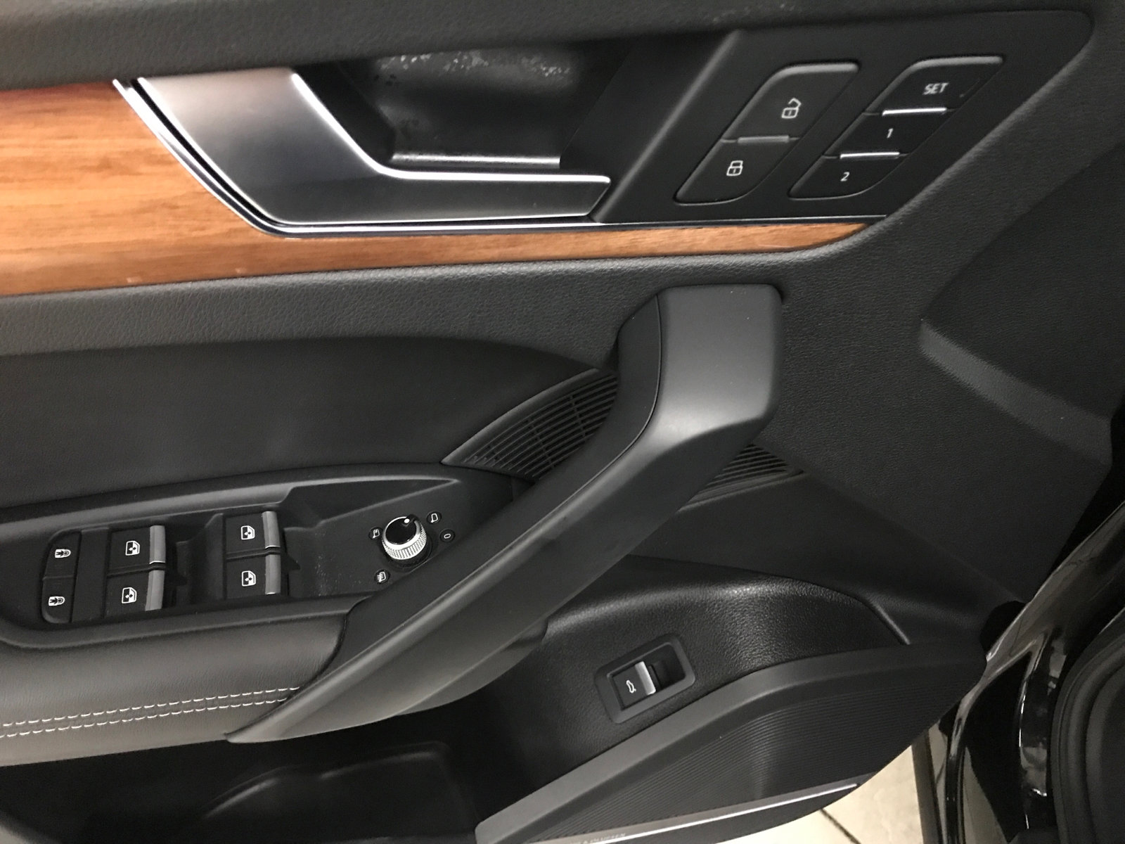 Used 2023 Audi Q5 2.0T Prestige w/ Prestige Package image 9