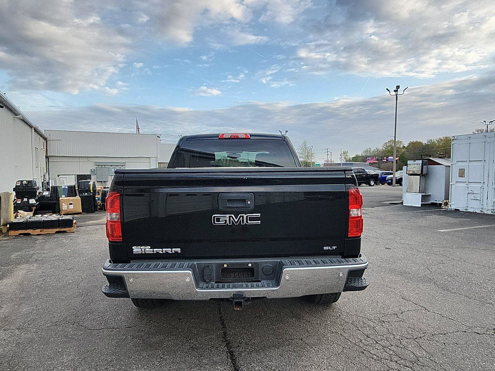 Used 2014 GMC Sierra 1500 SLT w/ SLT Crew Cab Value Package image 4