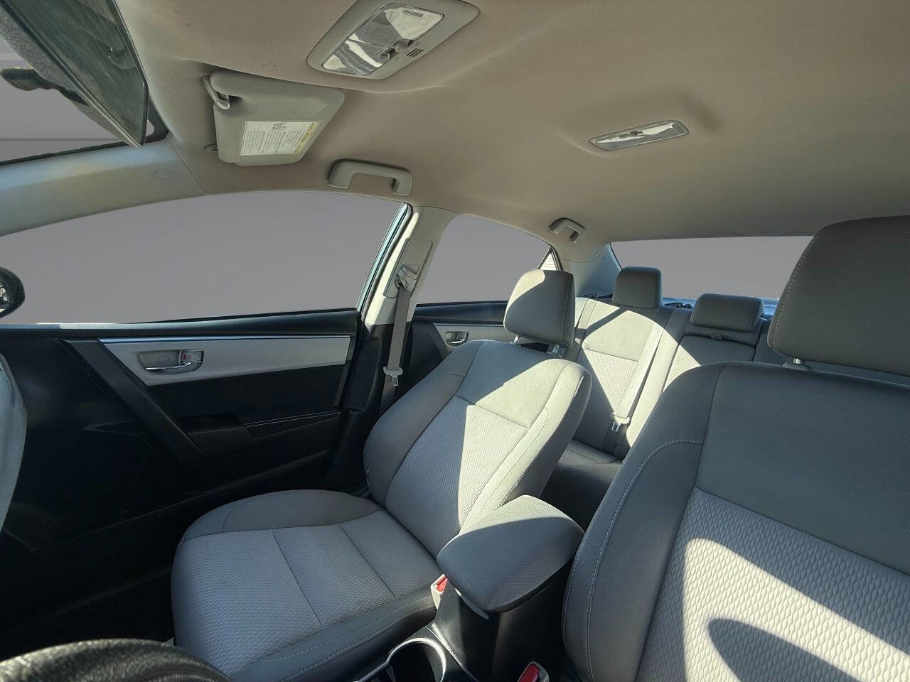 Used 2015 Toyota Corolla LE FWD image 11