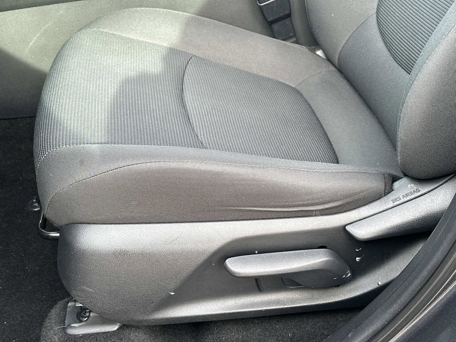 Used 2020 Toyota RAV4 LE image 18