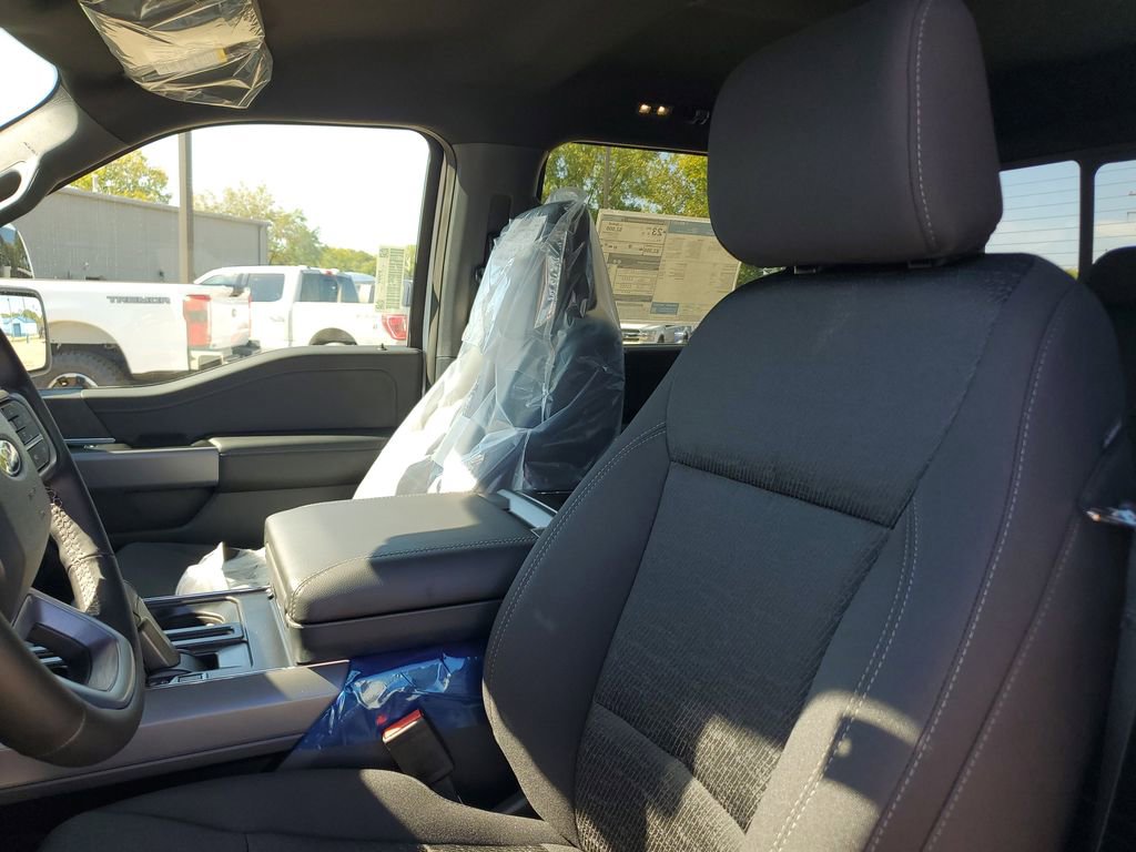 New 2025 Ford F150 XLT image 15