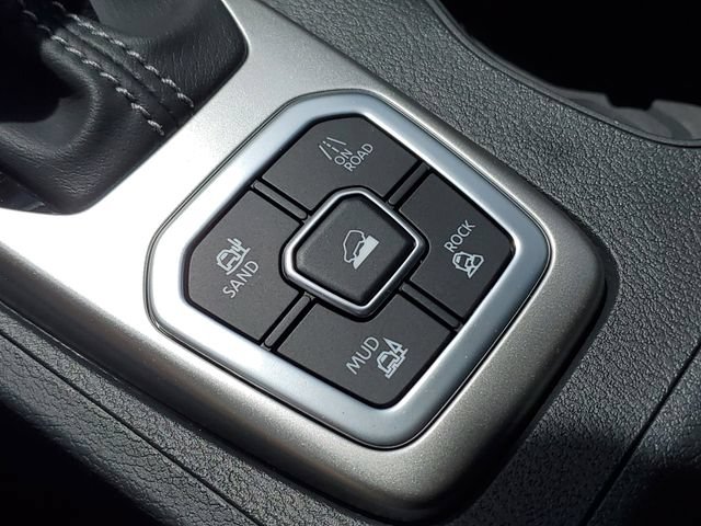 New 2026 Nissan Frontier SV w/ All-Weather Content Package AWD/4WD image 21