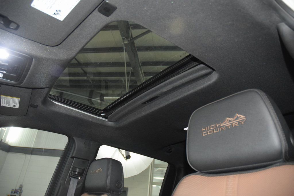 Used 2024 Chevrolet Silverado 3500 High Country w/ Technology Package AWD/4WD image 51