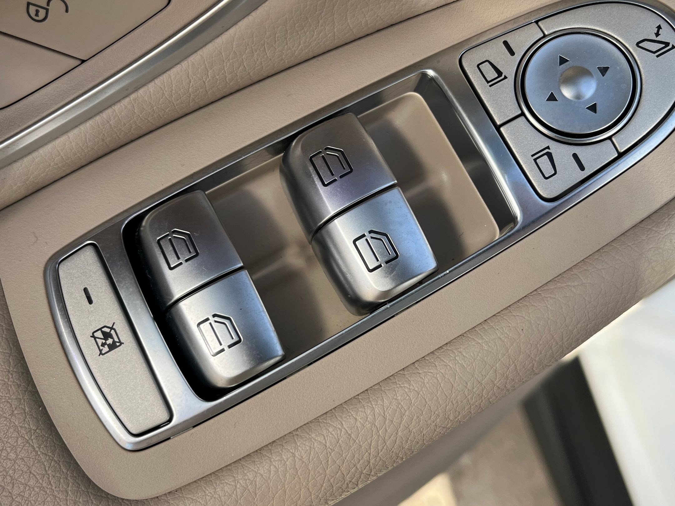 Used 2022 Mercedes-Benz GLC 300 GLC 300 image 32