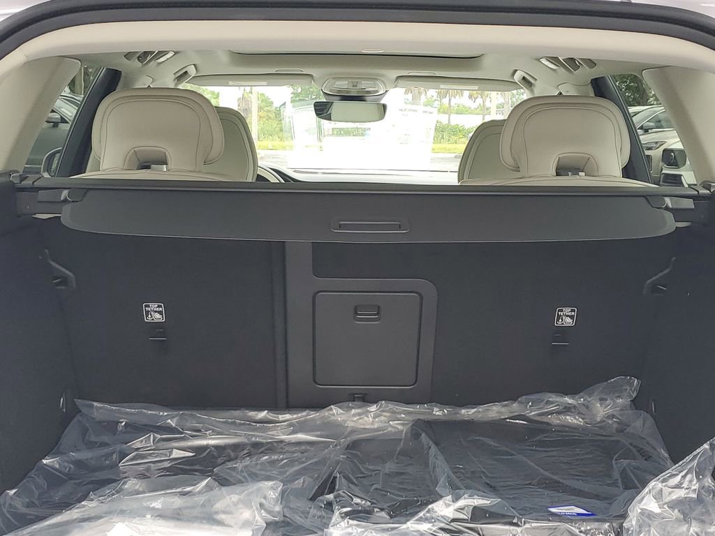 New 2026 Volvo V60 B5 Cross Country Ultra w/ Protection Package Premier image 9