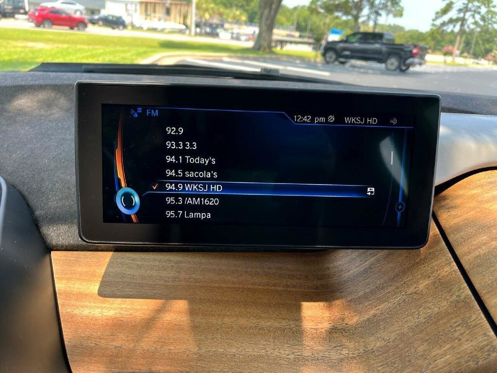 Used 2014 BMW i3 w/ Range Extender RWD image 29