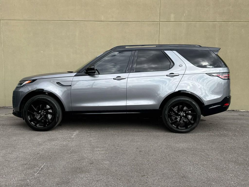 Used 2023 Land Rover Discovery S R-Dynamic image 2