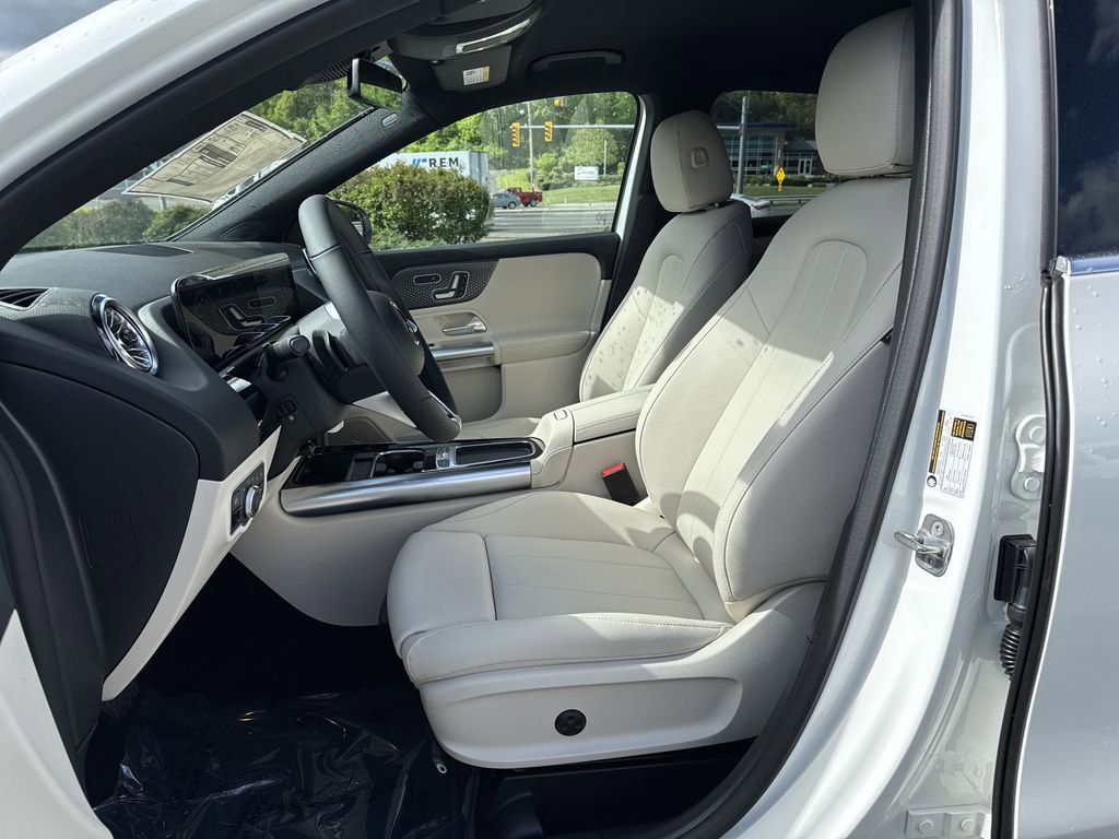 New 2025 Mercedes-Benz GLA 250 4MATIC image 9