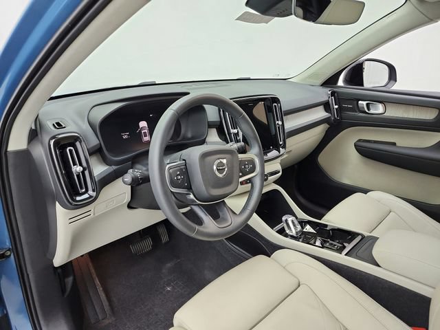 Used 2024 Volvo XC40 B5 Plus w/ Protection Package Premier AWD/4WD image 16