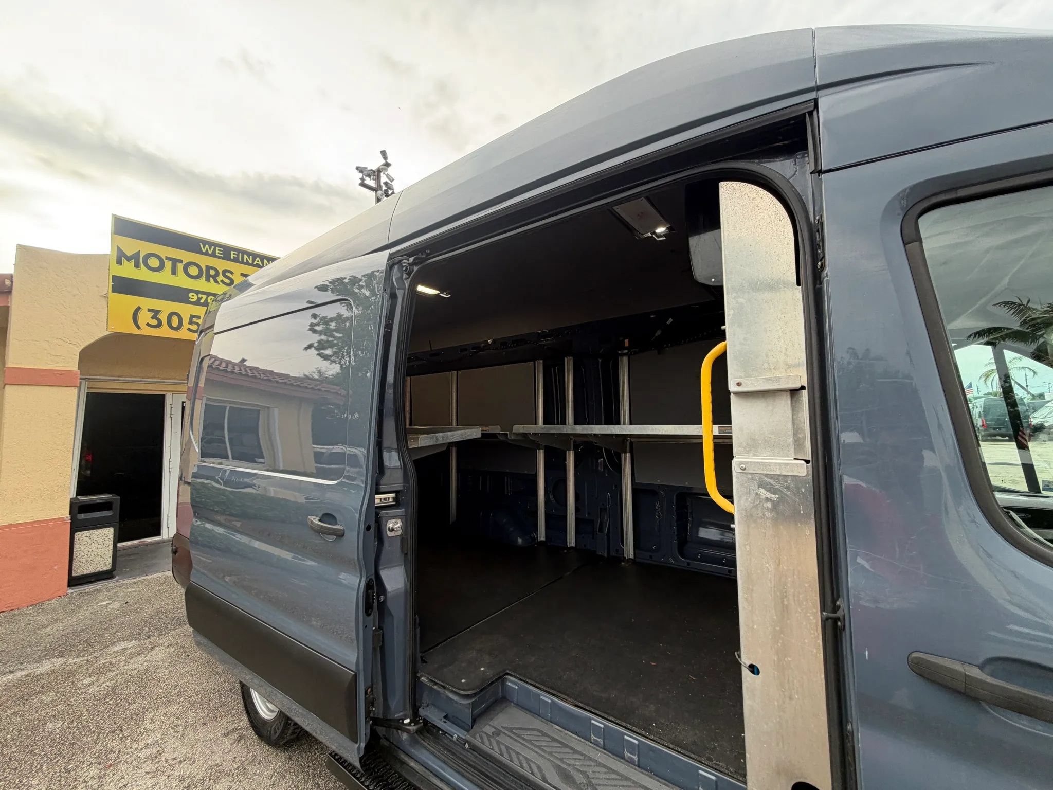 Used 2020 Ford Transit 250 148 High Roof Extended RWD image 8