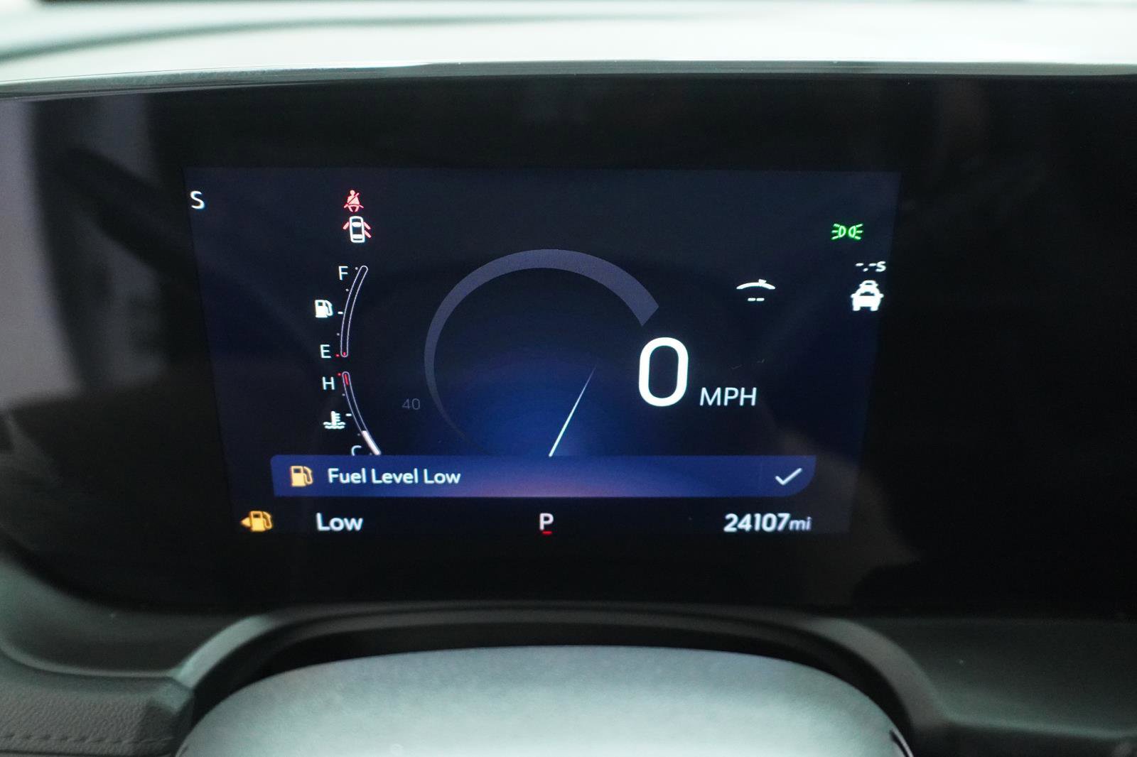 Used 2025 Buick Encore GX Avenir w/ Avenir Technology Package FWD image 27