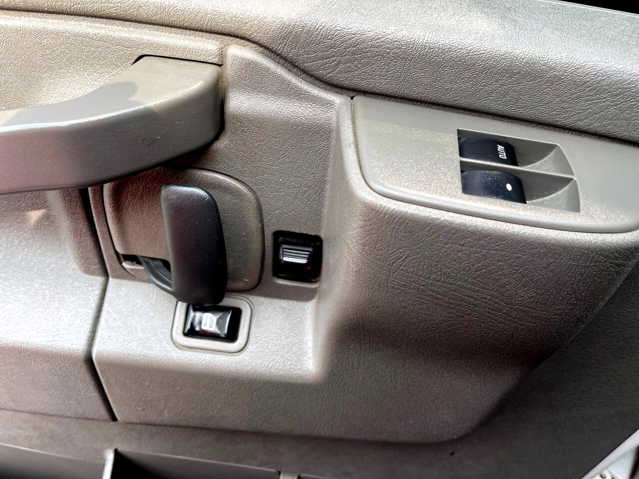 Used 2020 Chevrolet Express 2500 w/ Driver Convenience Package image 21