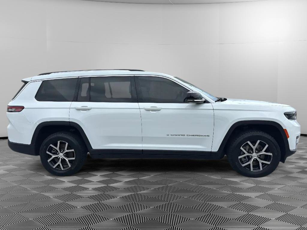 Used 2023 Jeep Grand Cherokee L Limited AWD/4WD image 6