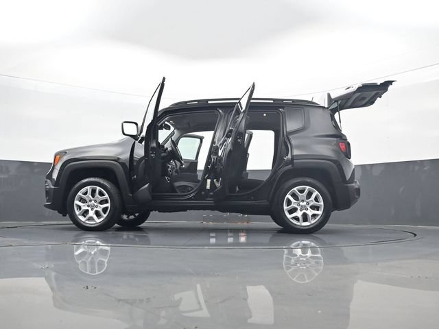 Used 2018 Jeep Renegade Latitude w/ Cold Weather Group AWD/4WD image 34
