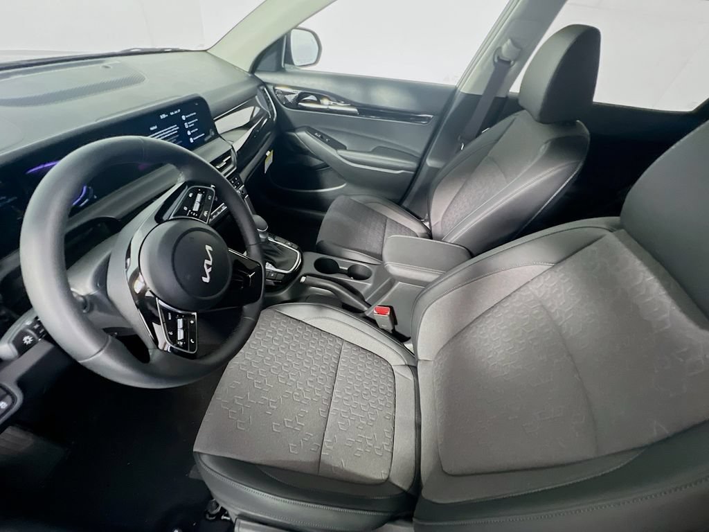 New 2026 Kia Seltos S FWD image 17