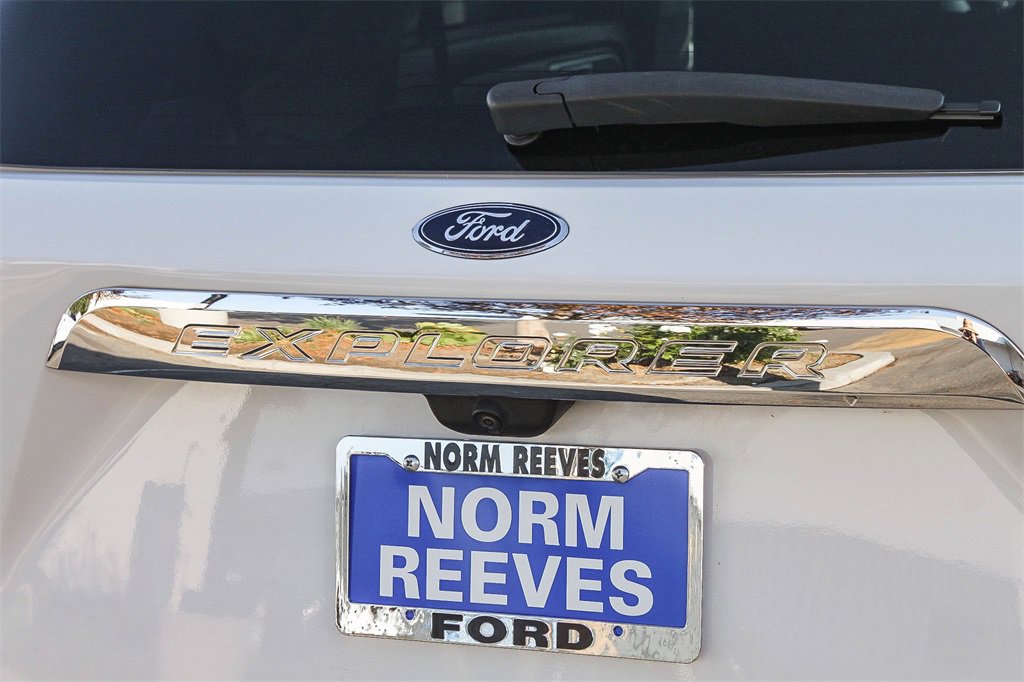 Used 2023 Ford Explorer XLT w/ Equipment Group 202A image 12