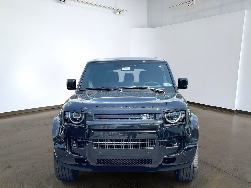 New 2026 Land Rover Defender 130 X-Dynamic SE AWD/4WD image 2