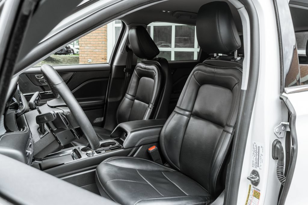 Used 2022 Lincoln Corsair AWD w/ Equipment Group 101A image 7