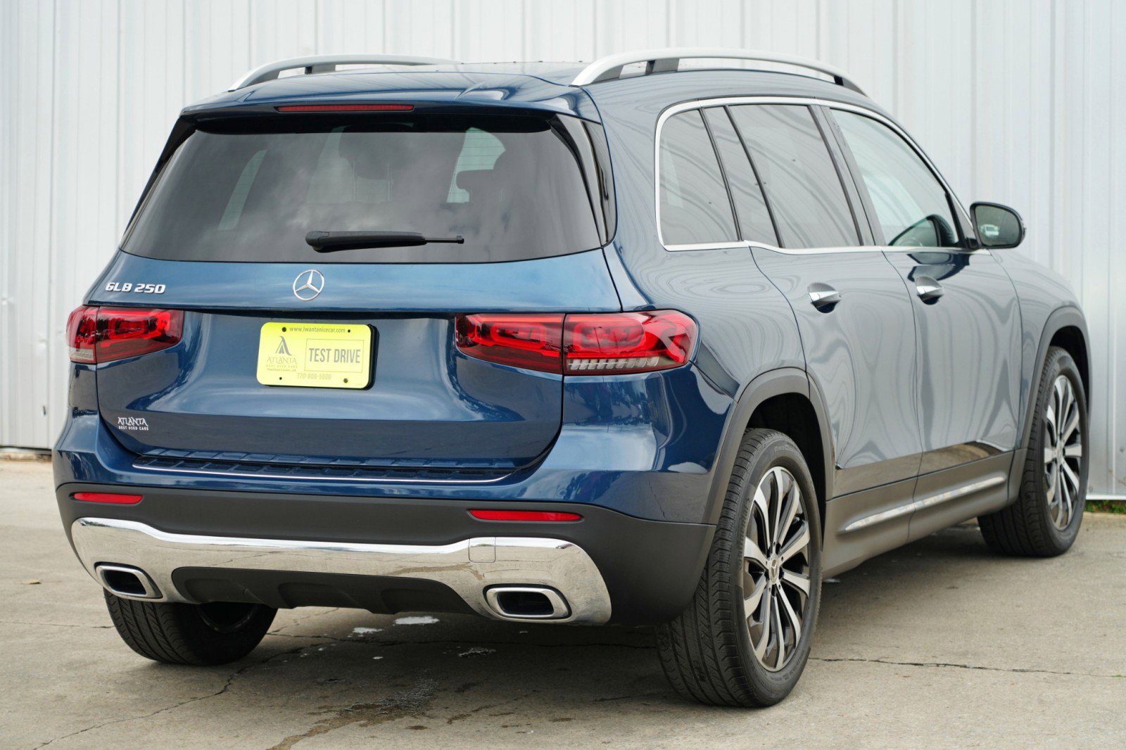 Used 2023 Mercedes-Benz GLB 250 w/ Premium Package image 53