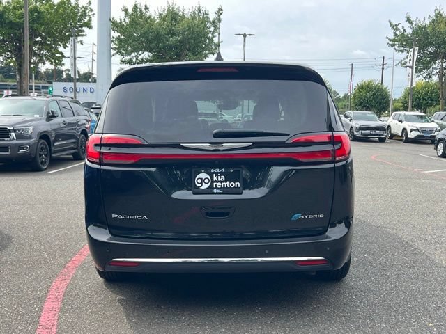 Used 2023 Chrysler Pacifica Limited FWD image 6
