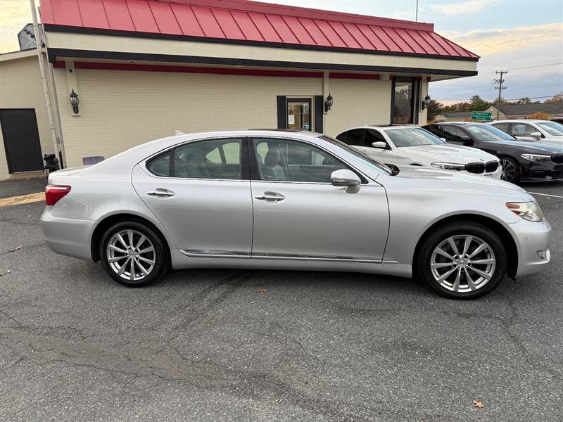 Used 2011 Lexus LS 460 SEDAN w/ Comfort Pkg image 4