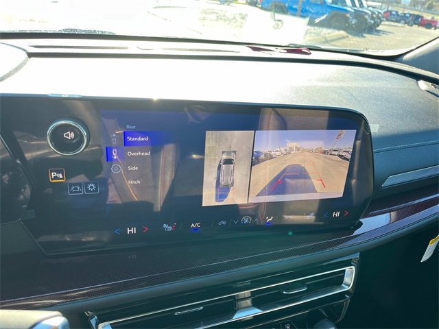 Used 2025 Chevrolet Traverse Z71 w/ Driver Confidence Package image 22