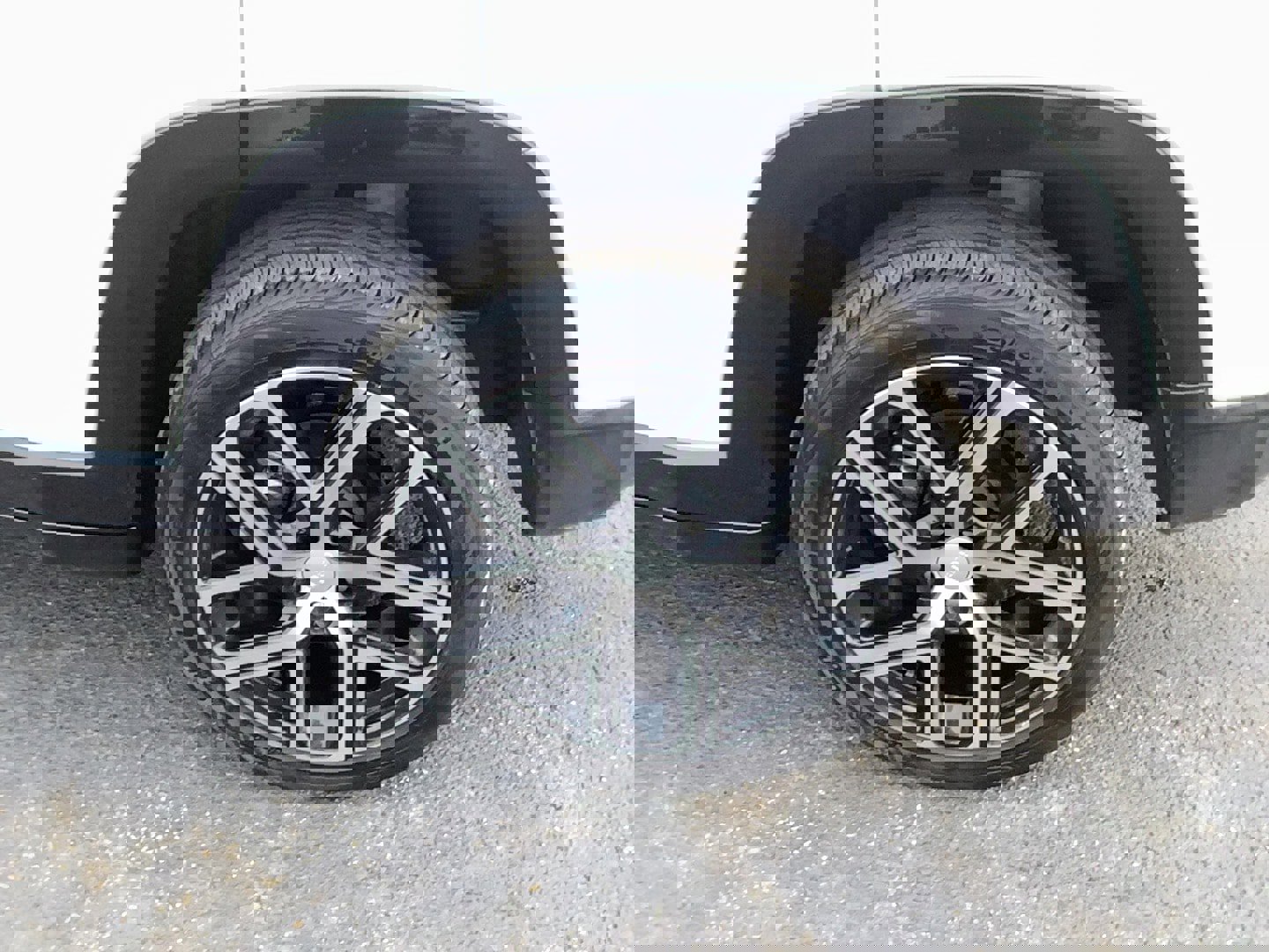 Certified 2024 Jeep Compass Limited w/ Elite Group image 8