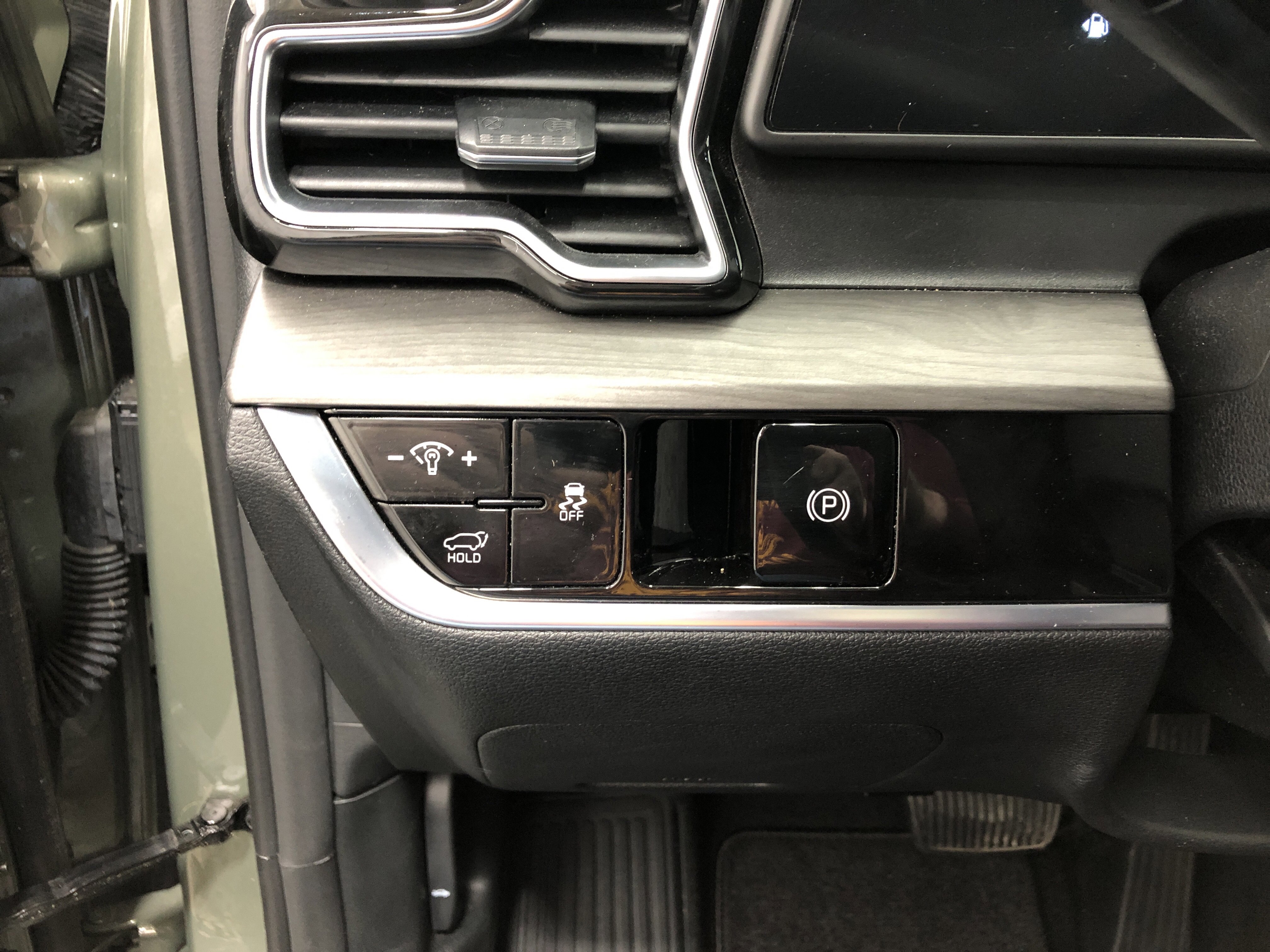 Certified 2024 Kia Sportage X-Line w/ X-Line Premium Package image 16