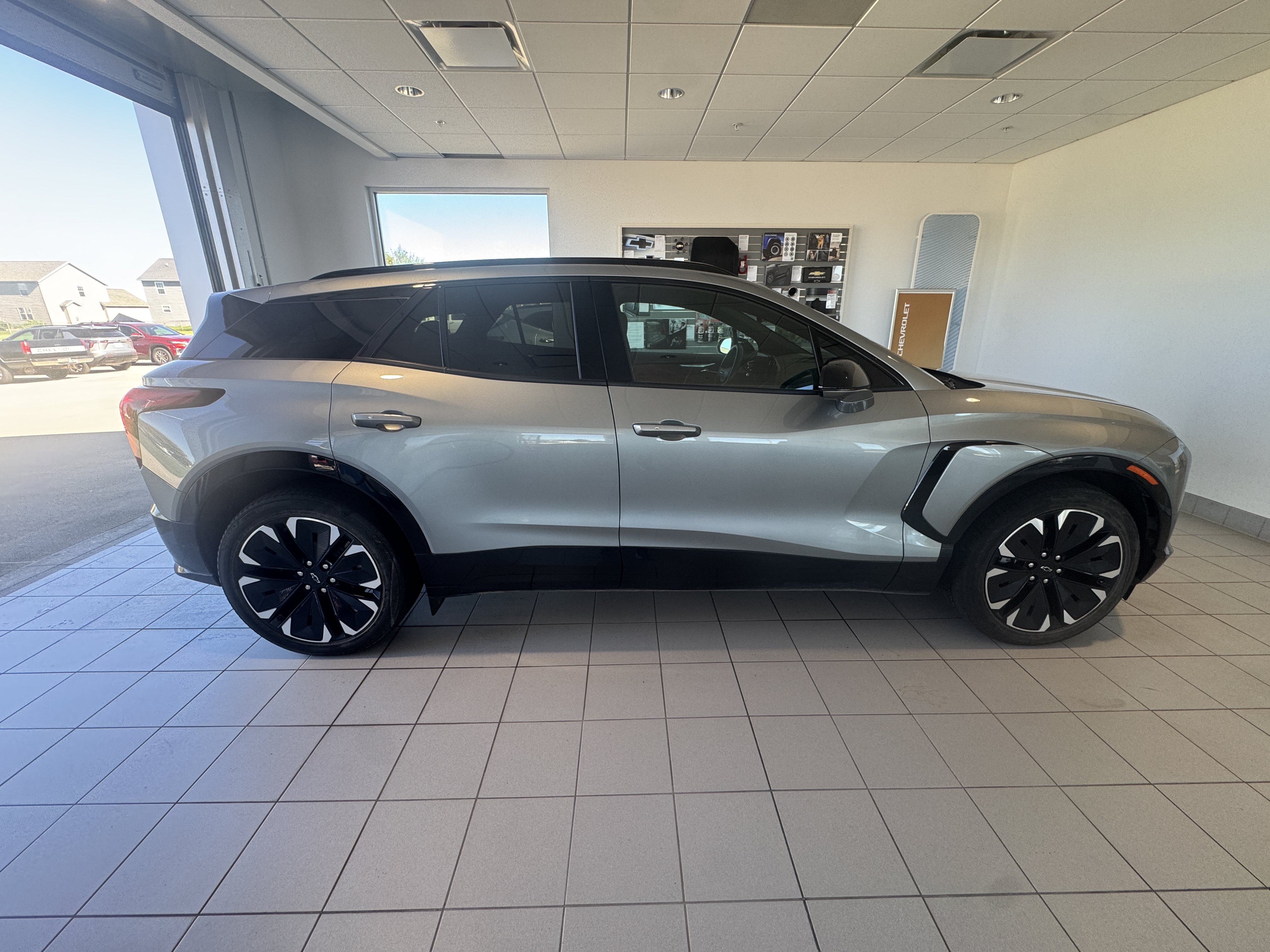 Used 2024 Chevrolet Blazer EV RS RWD image 6