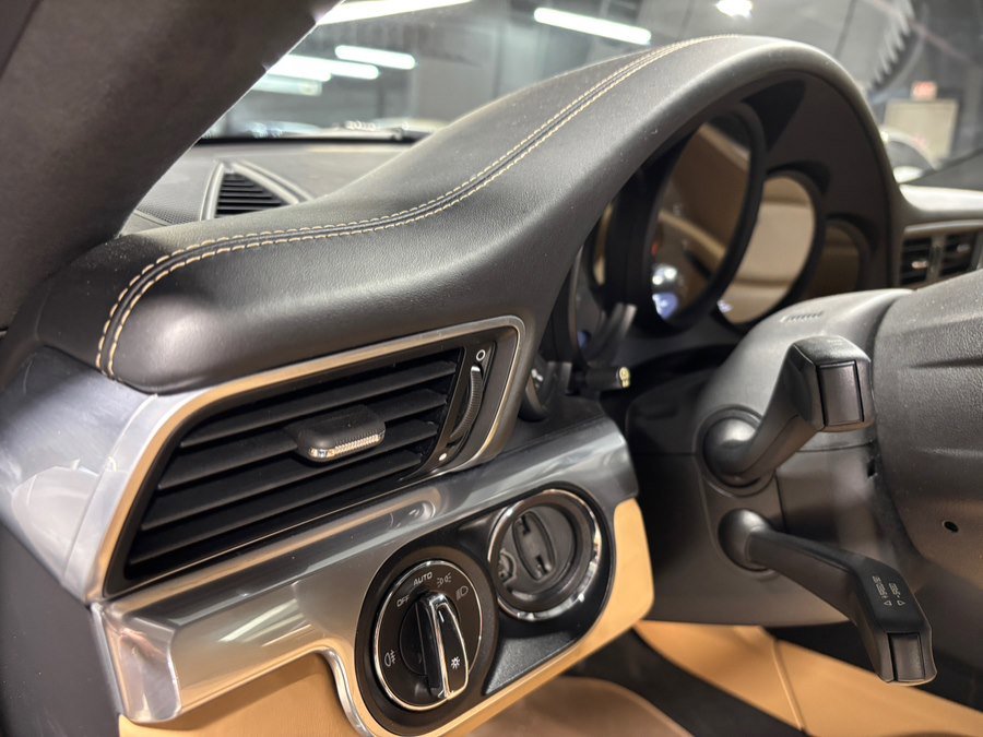 Used 2019 Porsche 911 Carrera S image 9