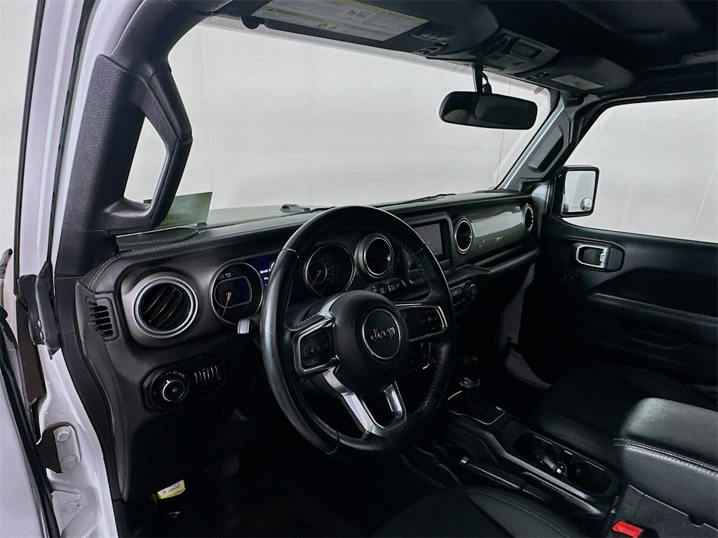 Used 2018 Jeep Wrangler Unlimited Sahara image 31