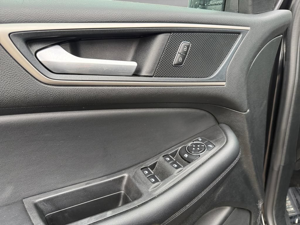 Used 2024 Ford Edge SEL AWD/4WD image 19