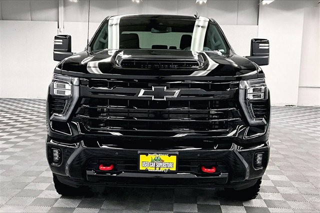 Used 2025 Chevrolet Silverado 2500 LT w/ Trail Boss Package image 3