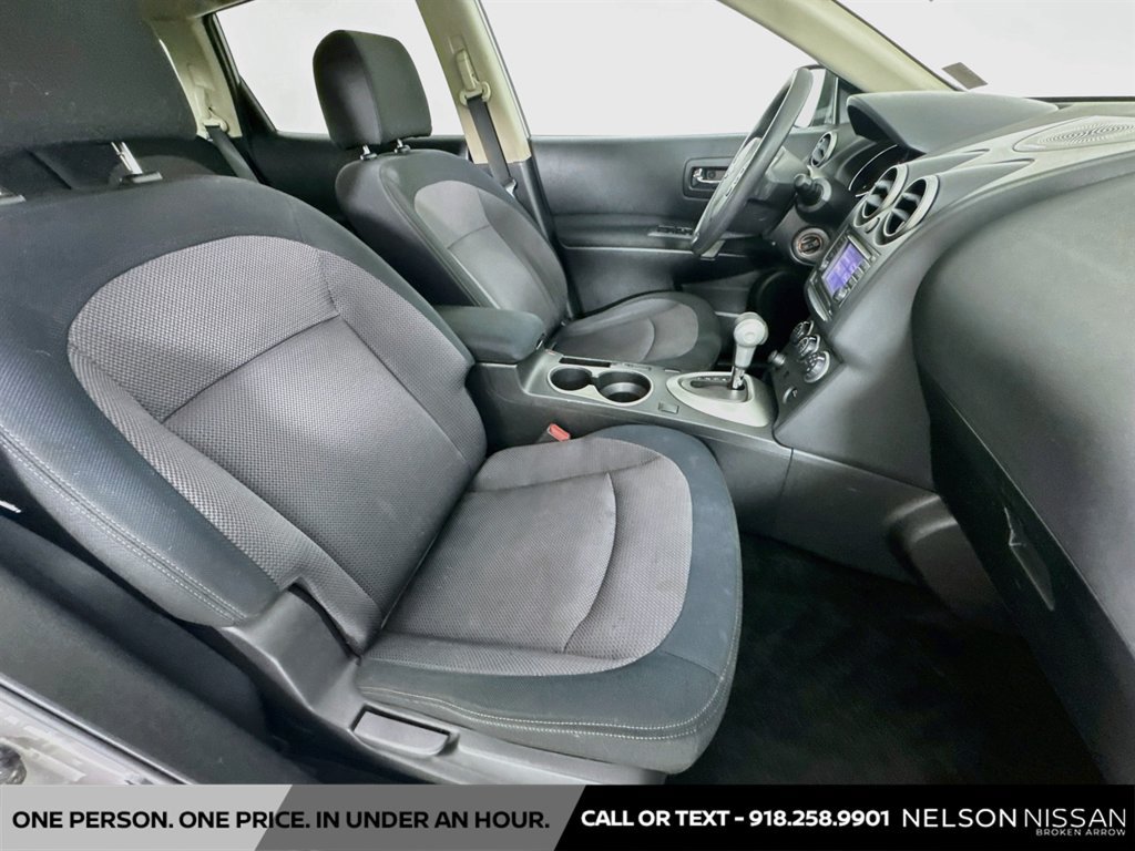 Used 2013 Nissan Rogue SV w/ Premium Pkg AWD/4WD image 27