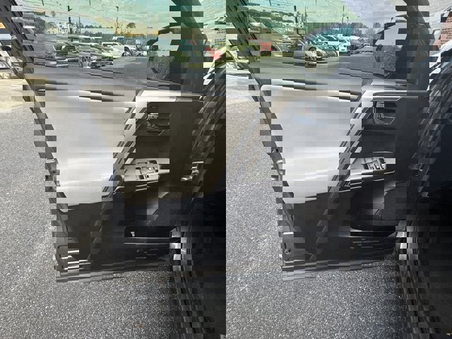 Used 2017 Toyota RAV4 XLE image 16