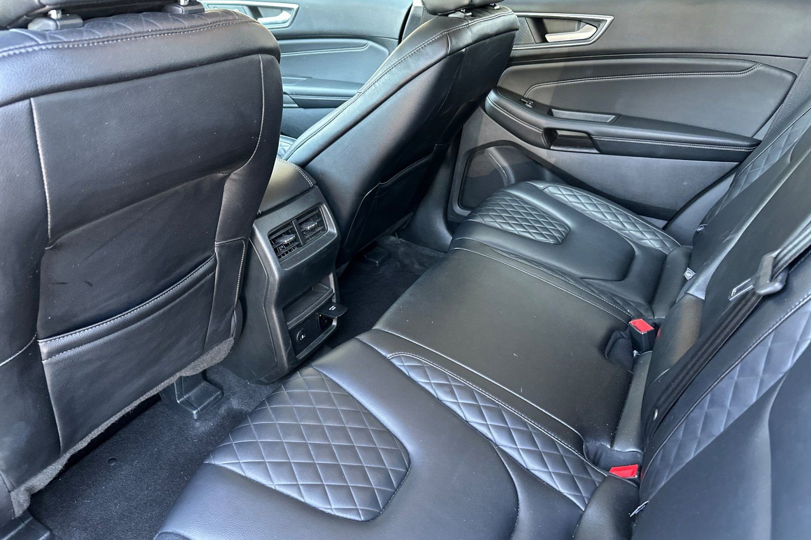 Used 2024 Ford Edge Titanium image 15