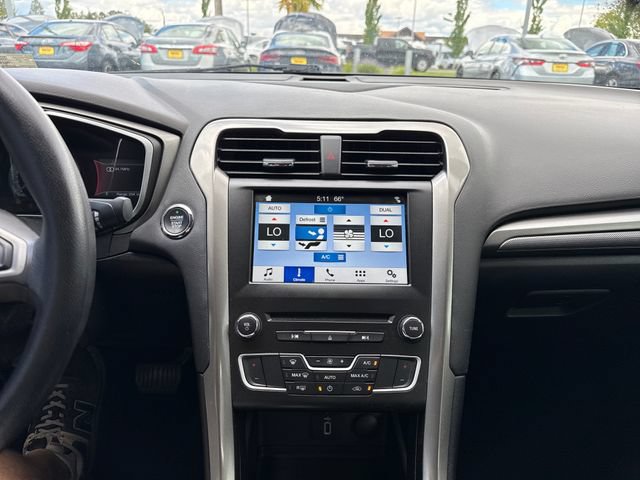 Used 2018 Ford Fusion SE FWD image 20