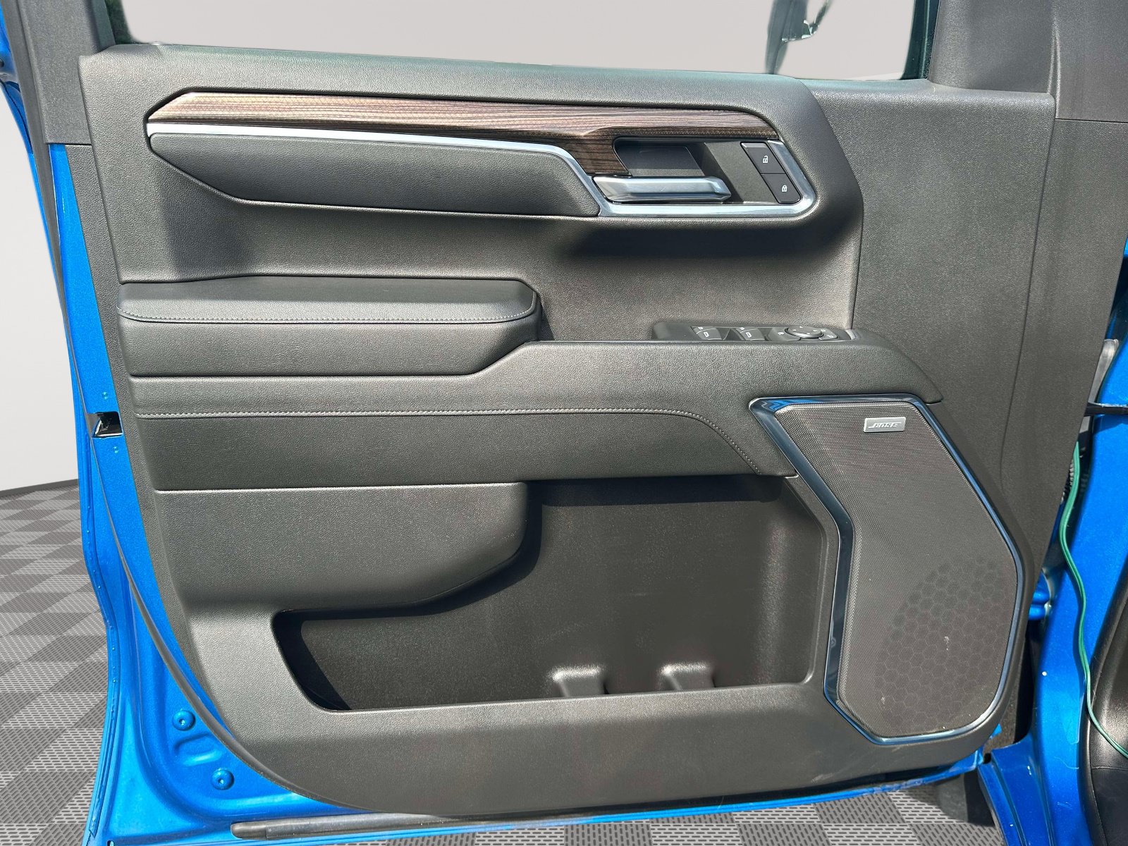 Used 2024 Chevrolet Silverado 1500 LT Trail Boss w/ Convenience Package II AWD/4WD image 18